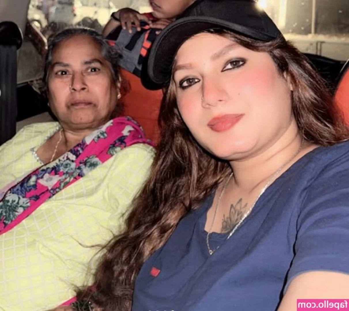Kamal Kaur Bhabhi [ kamal-kaur-bhabhi ] - Do you like the curves of my body baby?