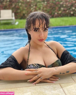 Nurseli Aksoy [ nurseli-aksoy ] - Do you think I seem innocent 😇 or naughty 😈