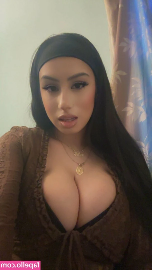 Hazedee - I have a new roomate till sunday so all content is put on hold till