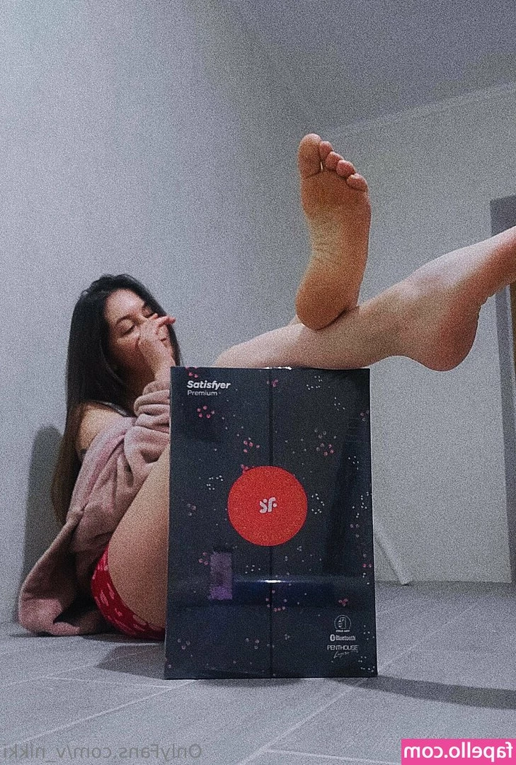 v_nikki [ v-nikki ] - So what do you guys want to see more of?