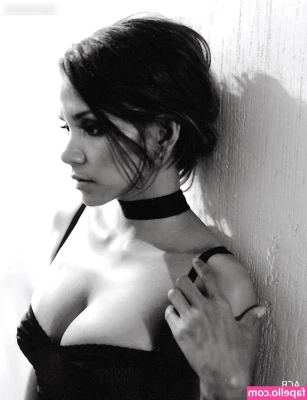 Halle Berry [ halle-berry-1 ] - Daily slow cum ooze cock shots and anal dildo.