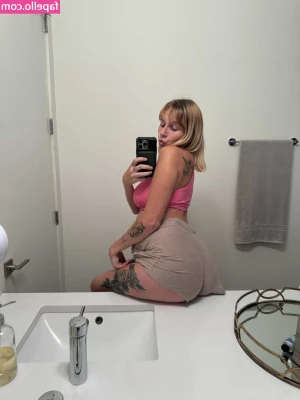 rosiexxxvip - Just along for the ride 😋