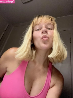 rosiexxxvip - Tips make me wet 💦🥰 morning bebes!