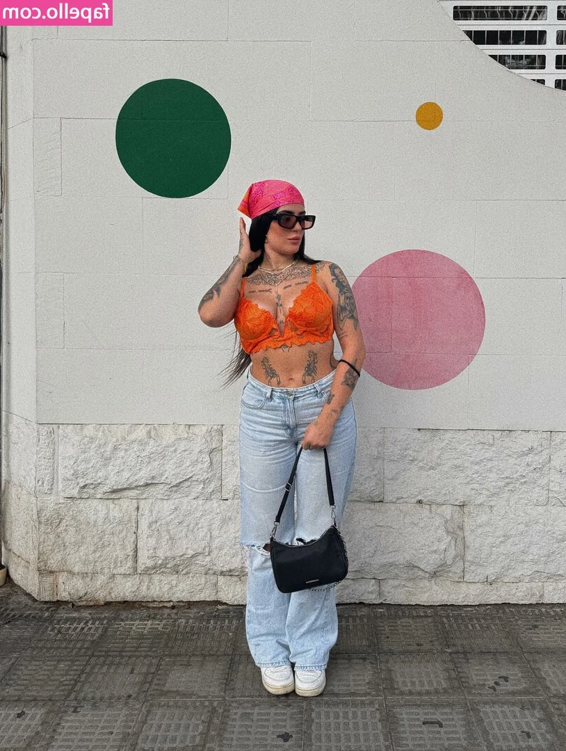 Raquelemb - i know you wanna push me against the wall and take in every inch of me
