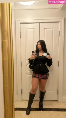 emi_demi [ emi-demi ] - Who doesn't love a thick goth in sexy underwear? 🖤🦇🖤