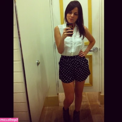 Ale Chavarria [ ale-chavarria ] - Pink or black