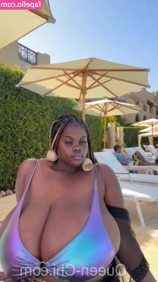 Chioma Lovv [ chioma-lovv-1 ] - feeling myself