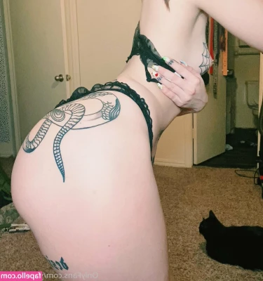 yung_cakee [ yung-cakee ] - Peachy