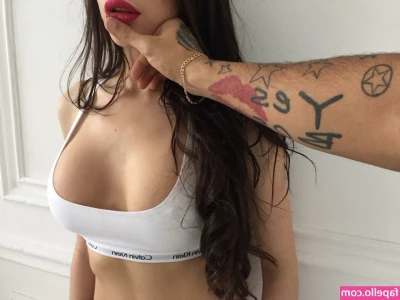 St4SyQ - My fav Outfit in summer is nothing