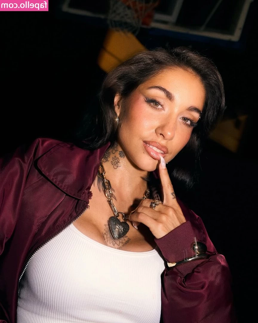 Maria Becerra [ maria-becerra ] - please come home from work and fuck me