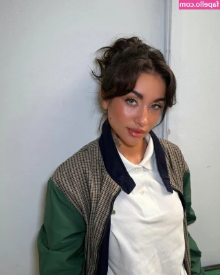 Maria Becerra [ maria-becerra ] - Getting spooky over here