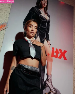 Maria Becerra [ maria-becerra ] - Subscribe to my VIP page @therachelfit to see more of me 🥵
