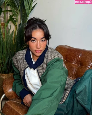 Maria Becerra [ maria-becerra ] - He love when I m suckin  got his eyes doing a madness  - moaning as