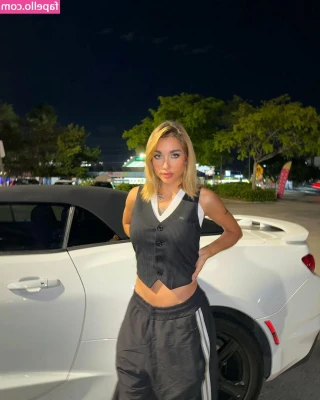 Maria Becerra [ maria-becerra ] - Just beating the heat