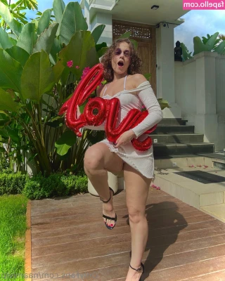naaami [ naaami-1 ] - Gotta get my squats in 🥰  Squat video only $25 in your DMs! Pussy