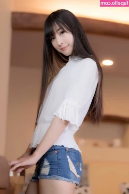 Kawasaki Aya [ kawasaki-aya ] - Why am I so clumsy? 😤🙈😭  Can someone please explain to me