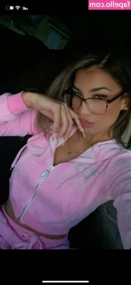 Chvzvanessa - Zzz😴 bad connection has me with a pain in the ass literally