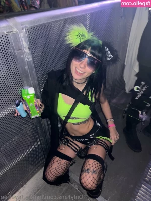 harley_fayefree [ harley-fayefree ] - Busy gurl   come bless me with some dįck