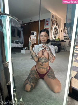 taylorwhitetv - Where do you touch first?