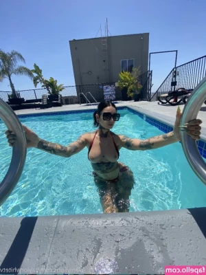 taylorwhitetv - We’re outside on a picnic date and I start stripping for you