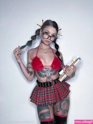 taylorwhitetv - Wanna run your hands all over my thick luscious thighs  babe   If you
