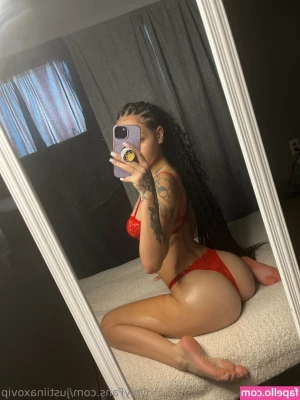 justiinaxovip - You d rather use my thick booty as a pillow or do something naughtier