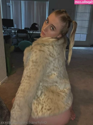 presleyfoxxx - something something something chocolate starfish