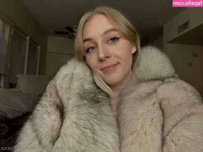 presleyfoxxx - About to be spanked