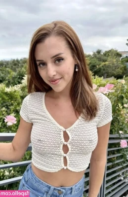 Olivia Reign [ olivia-reign ] - Sitting on my dildo