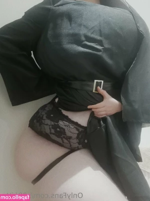 Soft_kittn [ soft-kittn ] - Waiting for someone to come buy some of my clothes I’m no longer