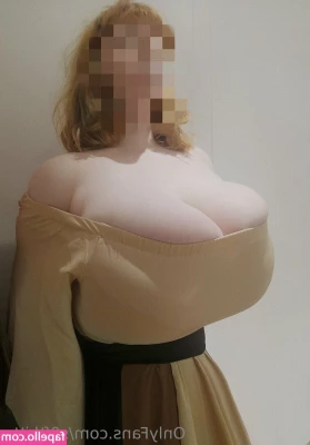 Soft_kittn [ soft-kittn ] - Cutie with a lil booty