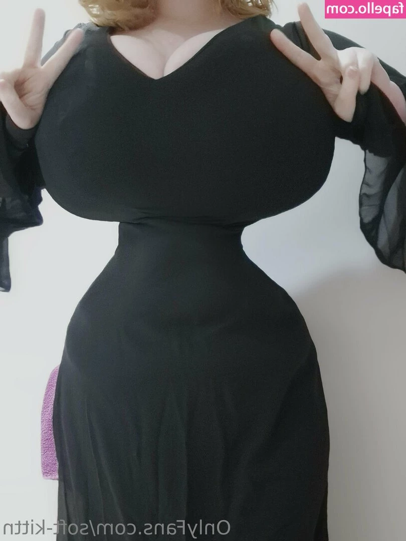 Soft_kittn [ soft-kittn ] - To see the video of me taking my shorts of DM me