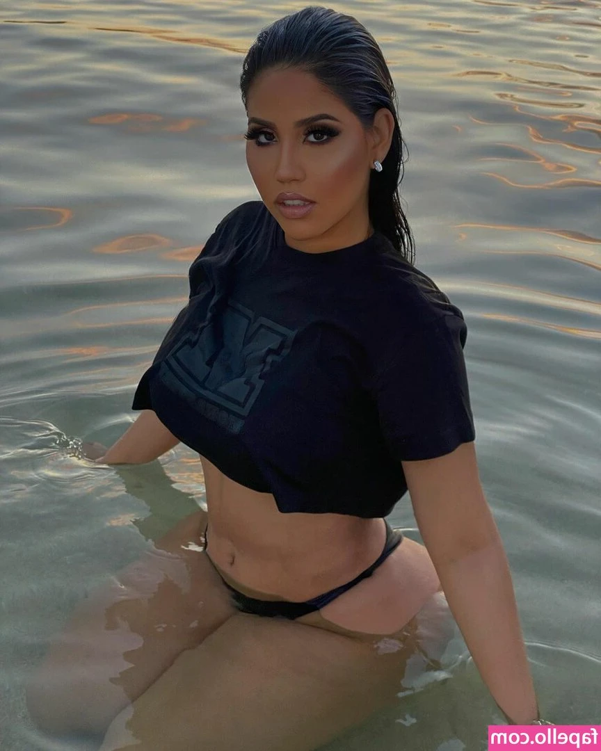 Oriana Falla [ oriana-falla ] - How do my boobs look covered like this?  Your support is important to