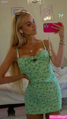 Carla Wiedbrauk [ carla-wiedbrauk ] - What would you do if I undressed for you in public?🤭