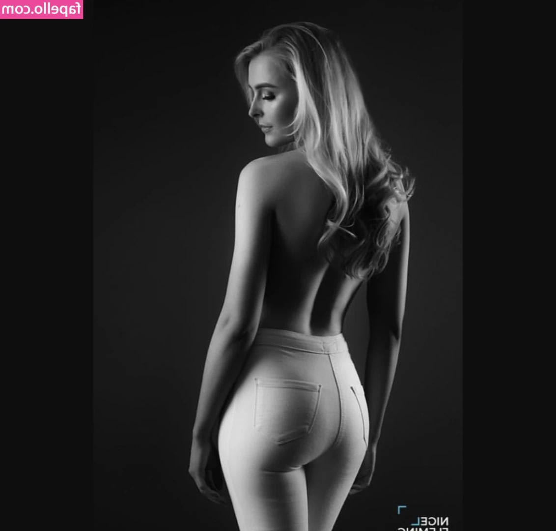 Kat Walker [ kat-walker ] - I hope my tities make you smilr 😍