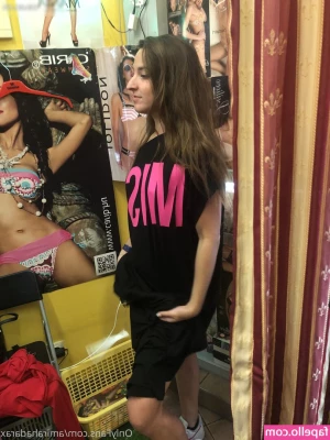 Amirah Adara [ amirah-adara ] - I just love a good bend over