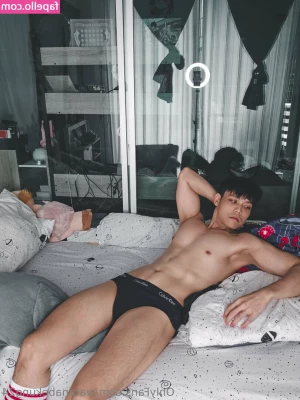 watanabekung24 - This booty deserves a tip  And maybe even a little more than just the