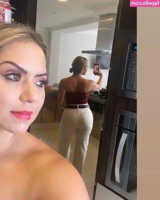 Tati Cariani [ tati-cariani ] - felt hot, will definitely not delete later