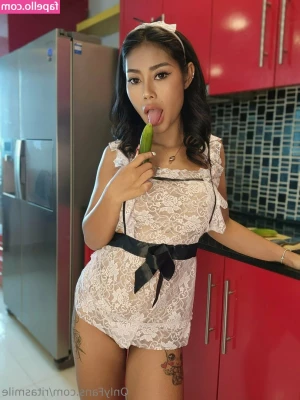 ritasmile - Side boob anyone  A little work in the kitchen never hurt nobody