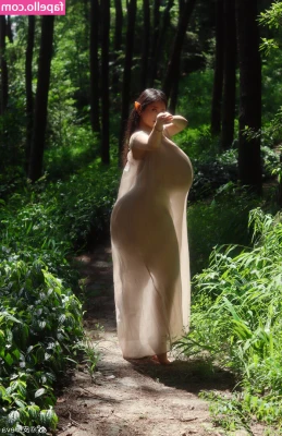 Pishen_eva [ pishen-eva ] - You guys i have 700 videos and 3800 photos on my page you