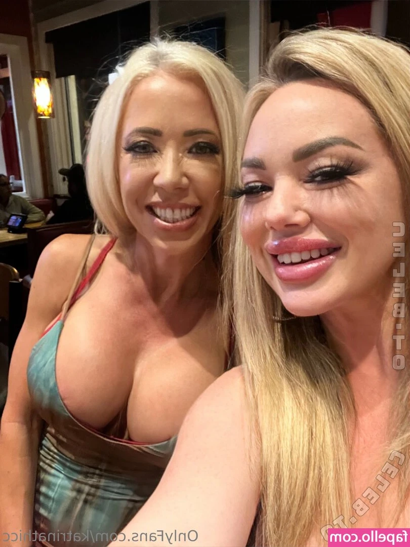 Katrina Thicc [ katrina-thicc ] - Warm apple pie in his ass