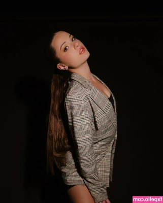 Jessica Baio [ jessica-baio ] - I know you want me to take it off for you! 😜