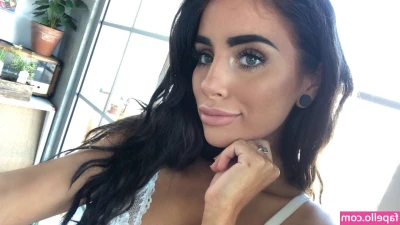 Naomi Woods [ naomi-woods ] - is it big enough for you baby? 🙈