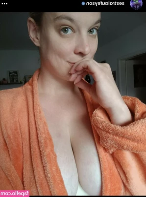 sestralaufeyson - This belly does jiggle jiggle