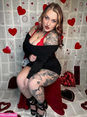 chandlerknightx - Purple look   Right now  my OF is free with some paid content  but