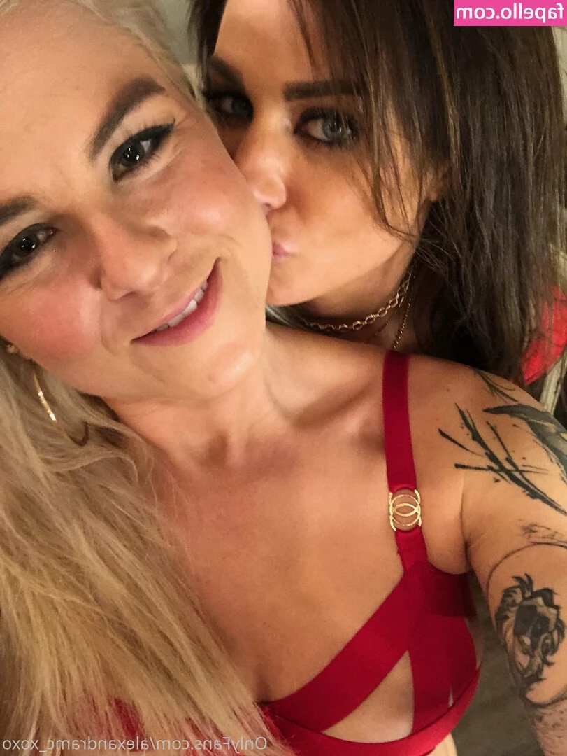 themotleymonroe - my mistress loves to play with me