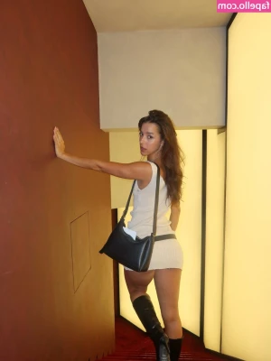 Izzybizzyspider - Girls just wanna have fun - full photo set
