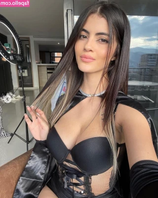 Esteisy Marin [ esteisy-marin ] - Fitting room