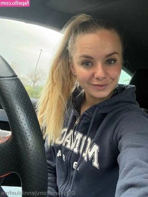 Jenni Blue [ jenni-blue ] - So you’re watching my live show tomorrow night right? 😈