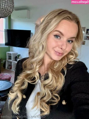 Jenni Blue - imagine edging me when I’m this worked up 🥰🥵